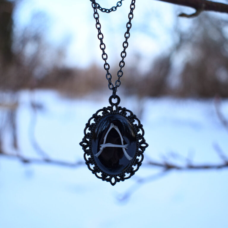 Hiire luudest enda valitud tähega kaelakee