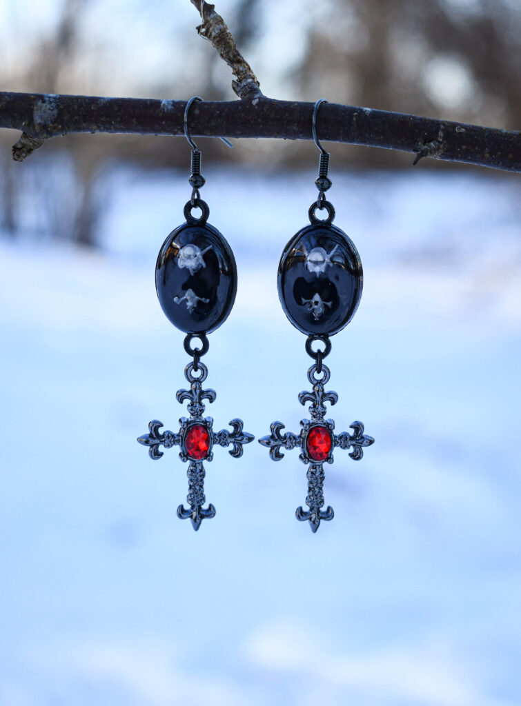 Hiire selgroo lülide ja ristiga kõrvarõngad