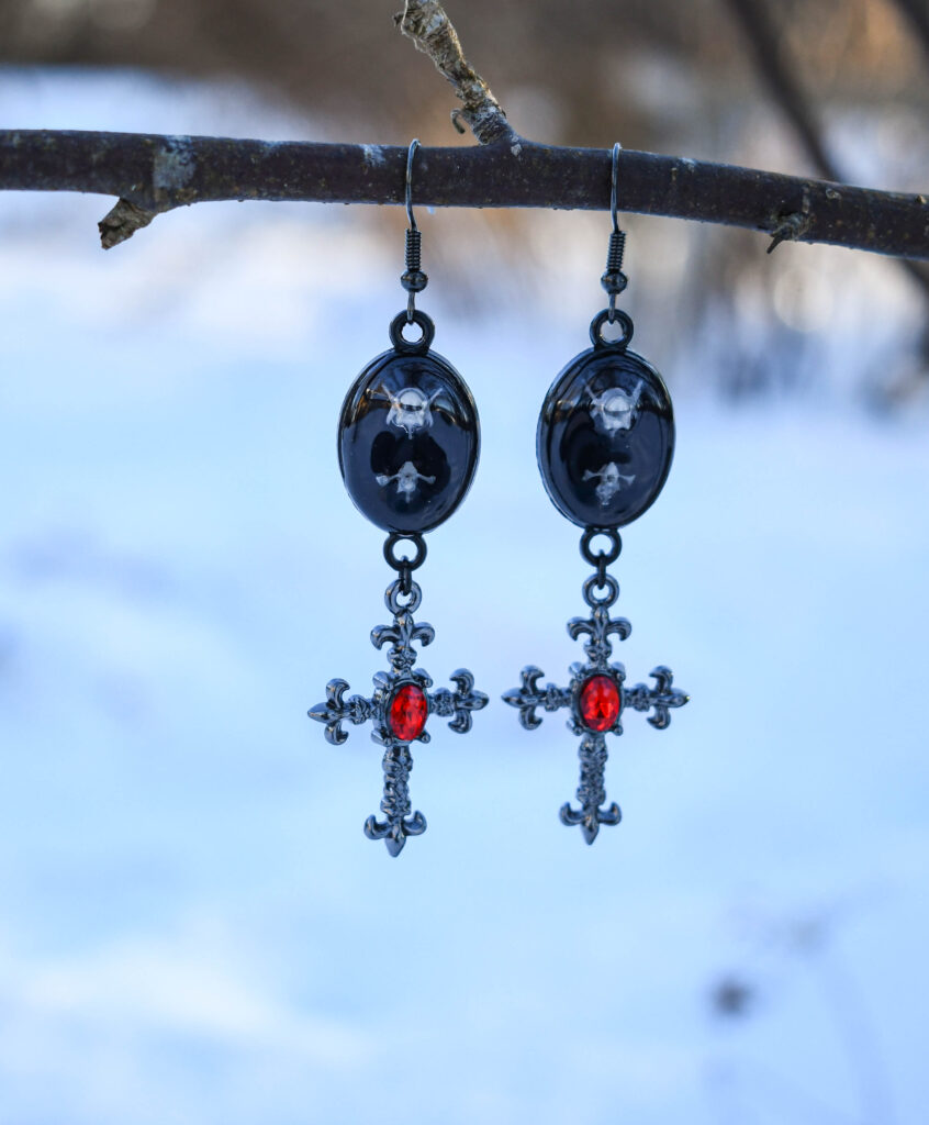 Hiire selgroo lülide ja ristiga kõrvarõngad