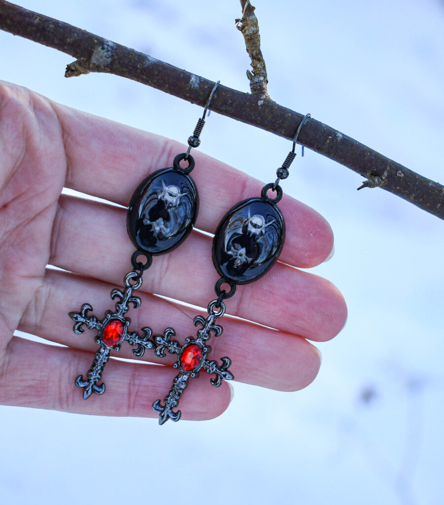 Hiire selgroo lülide ja ristiga kõrvarõngad