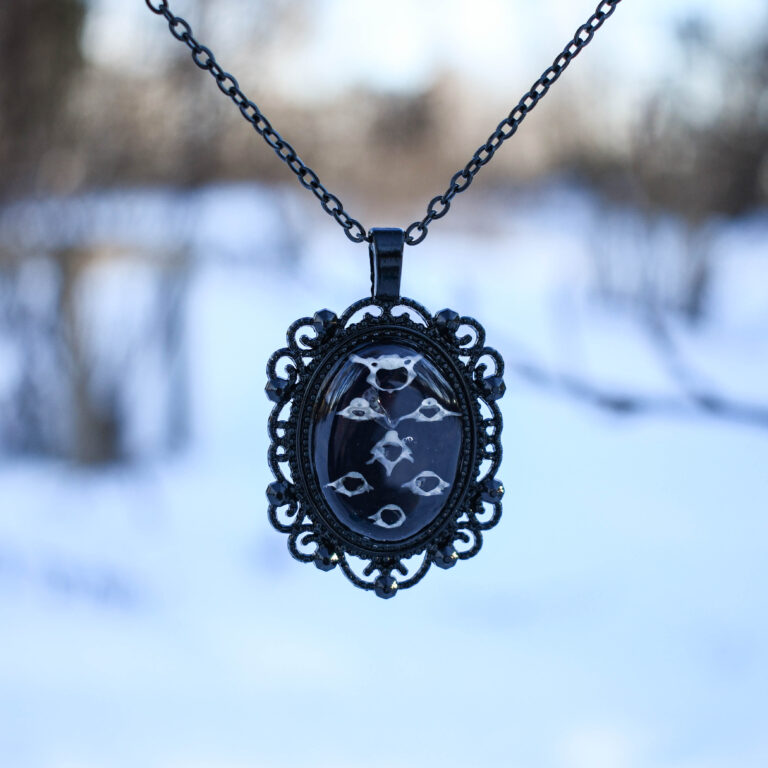 Hiire seitsmest selgroo lülist kaelakee