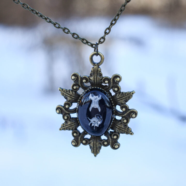 Hiire selgroolülidest kaelakee