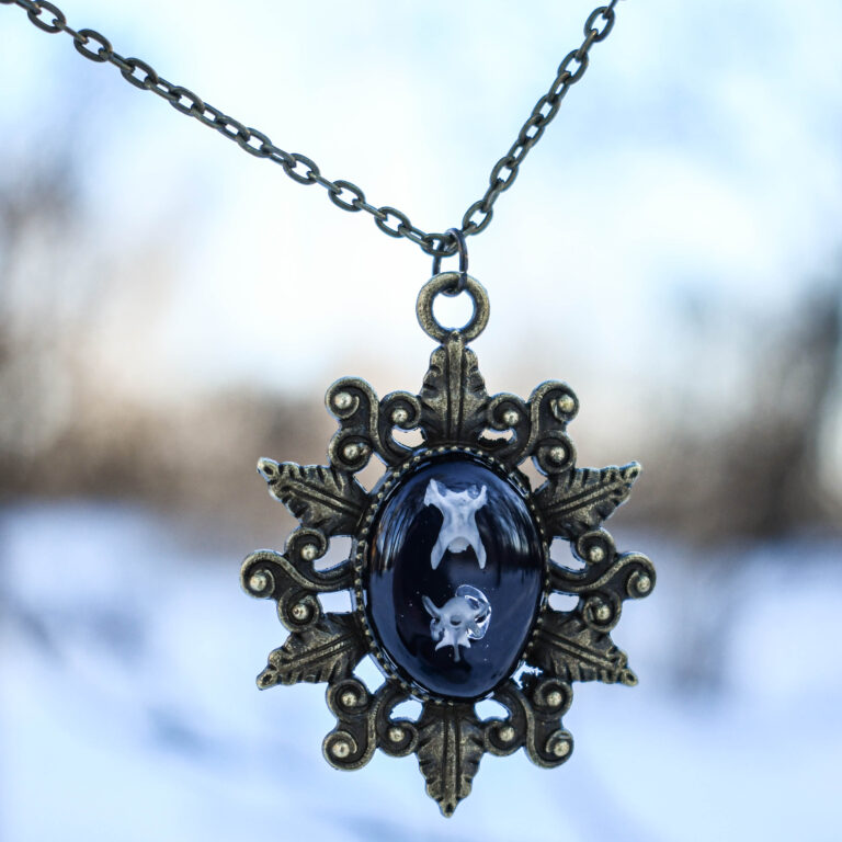 Hiire selgroolülidest kaelakee