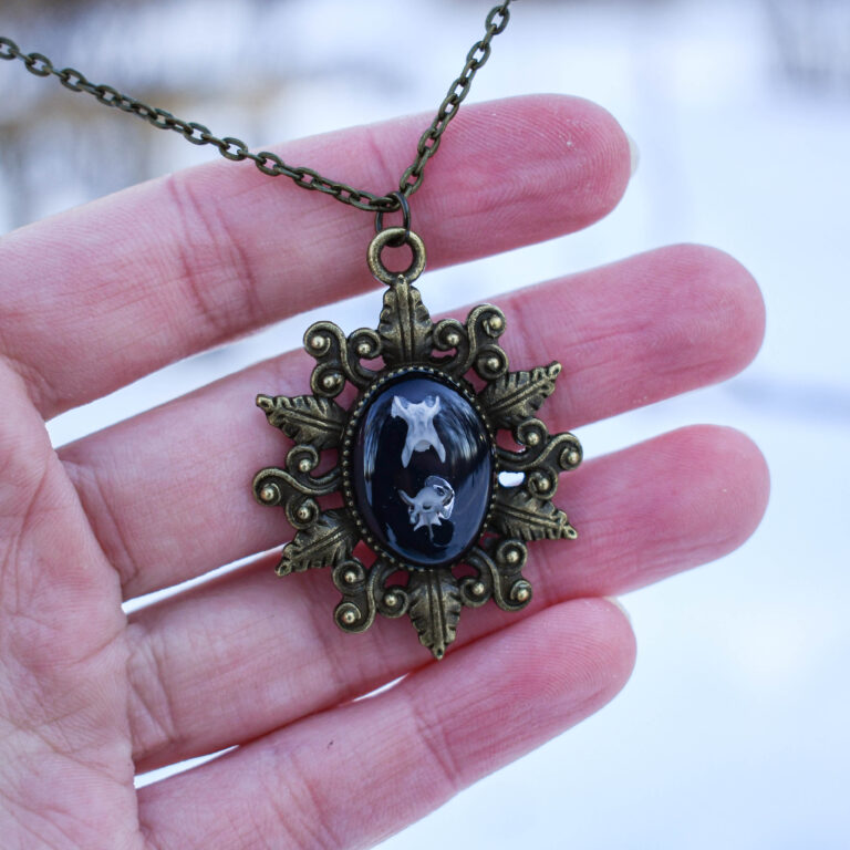 Hiire selgroolülidest kaelakee