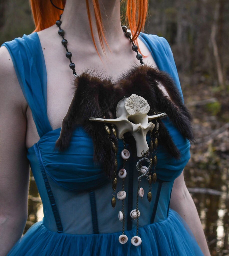 Põdra Selgroolüli ja nahkadega viikingi stiilis kaelakee