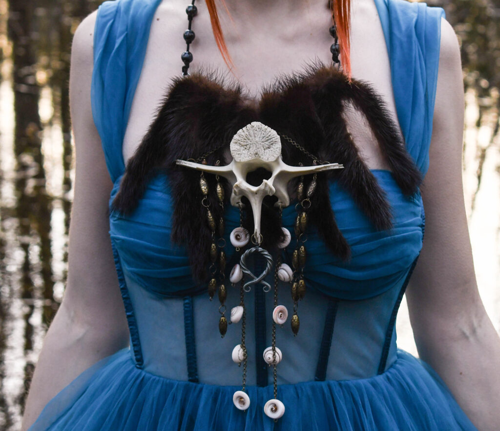 Põdra Selgroolüli ja nahkadega viikingi stiilis kaelakee