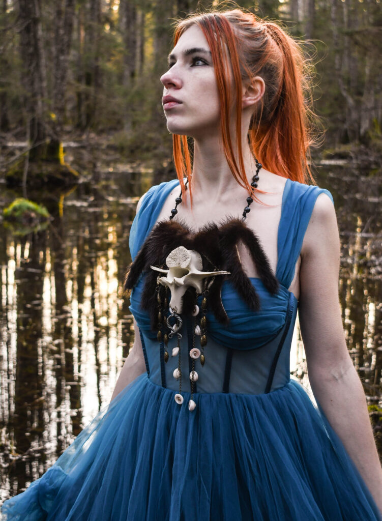 Põdra Selgroolüli ja nahkadega viikingi stiilis kaelakee