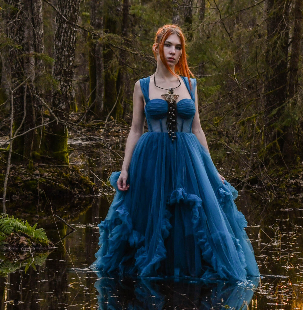 Põdra Selgroolüli obsiid liblika ripatsi ja naharibadega kaelakee