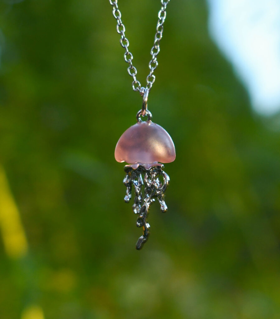 Roosa Hõbedane meduus kaelakee