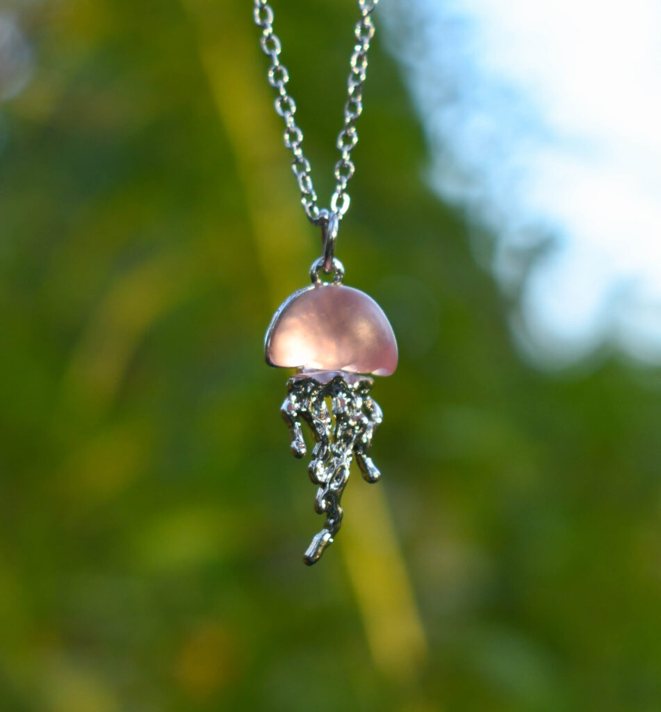 Roosa Hõbedane meduus kaelakee